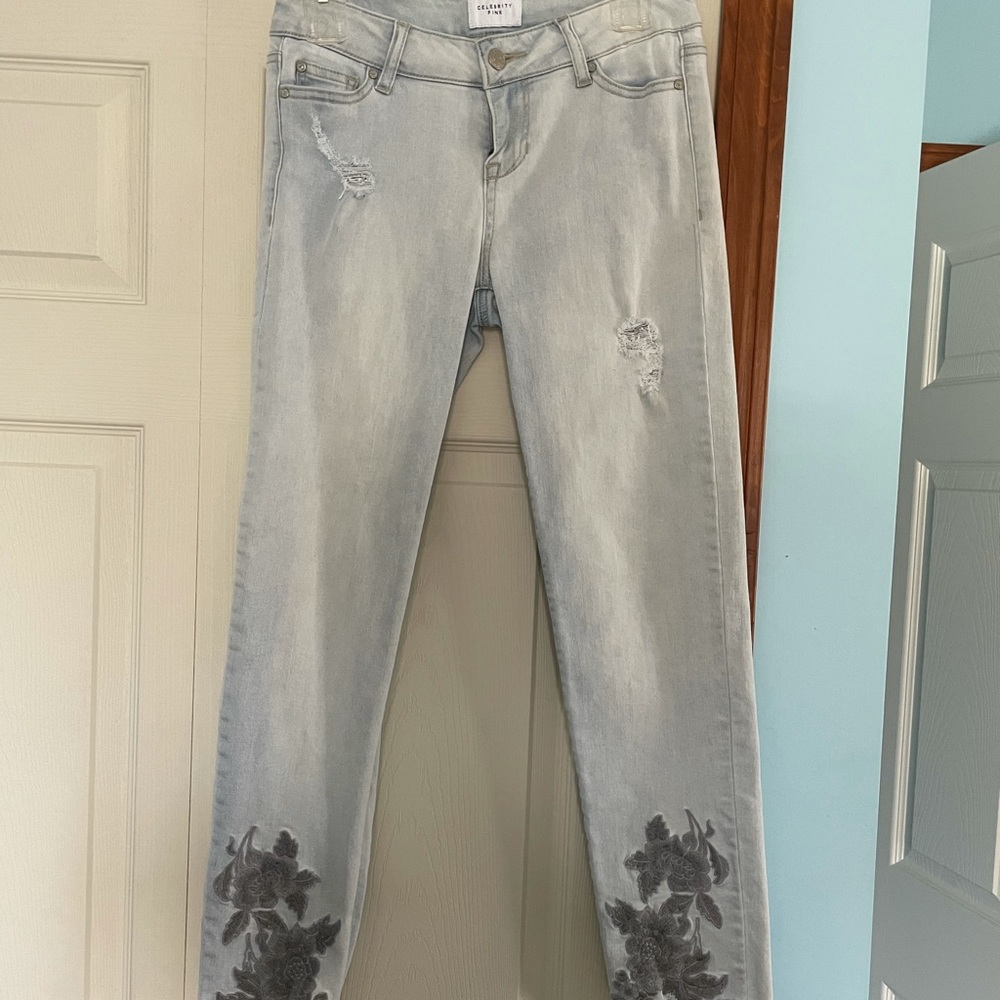 Cropped straight style jeans